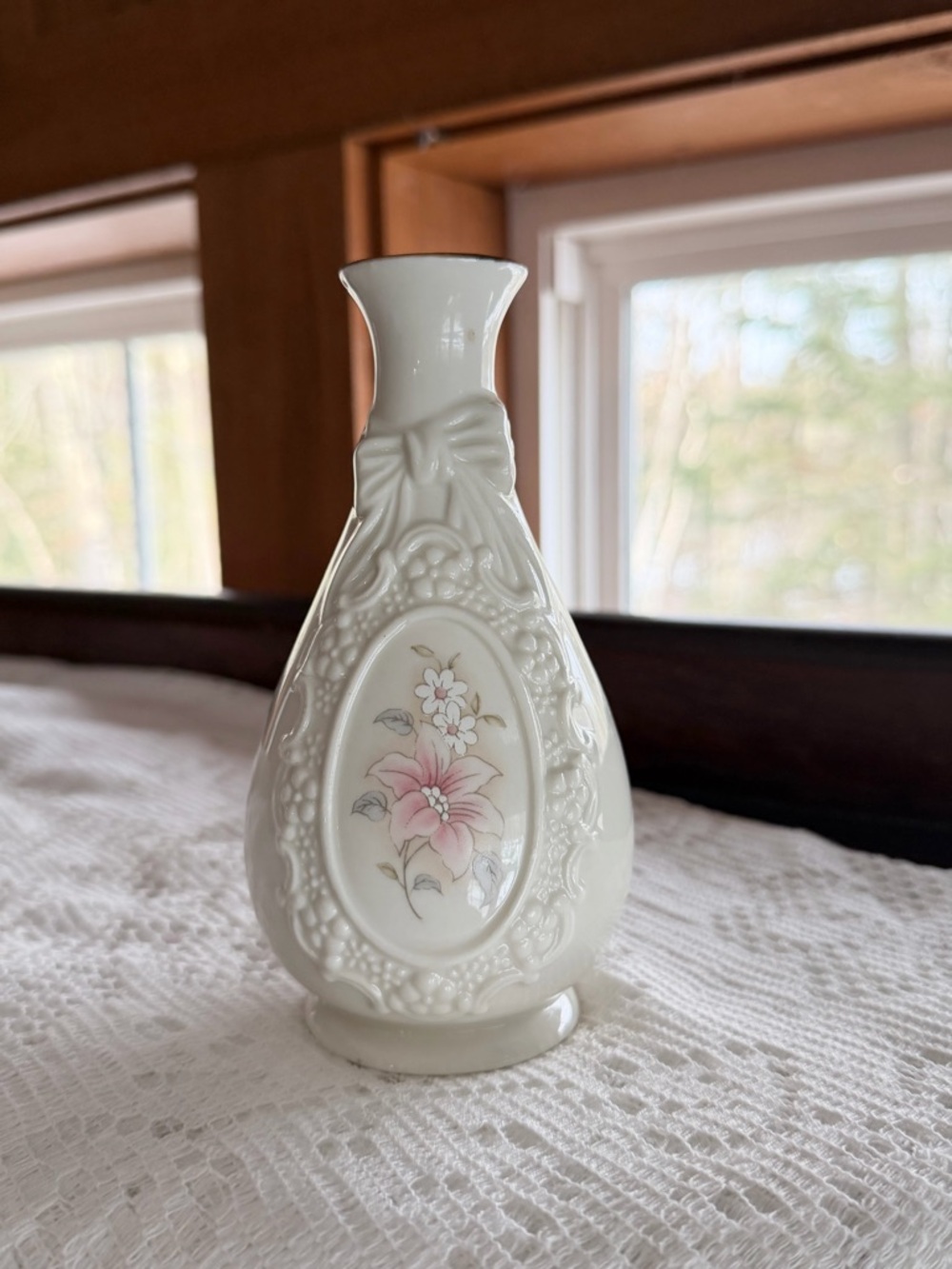 Cameo Ribbon Porcelain Floral Accent Vase - White with Pink Flower
